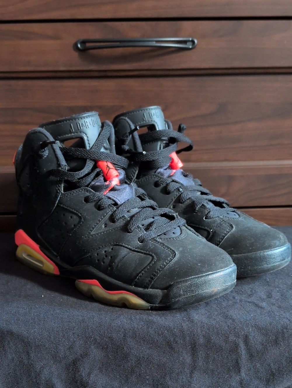 Jordan Air Jordan 6 Retro Black Infrared Black & Red Sneakers